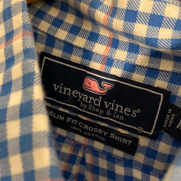 Vineyard vines button up M - Picture 3 of 4